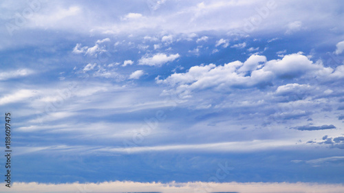 Fotografie mix of stratus and possibly Altocumulus clouds