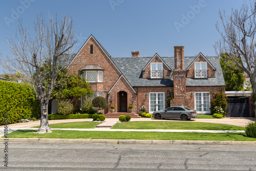 Suburban street with houses in the Los Angeles area