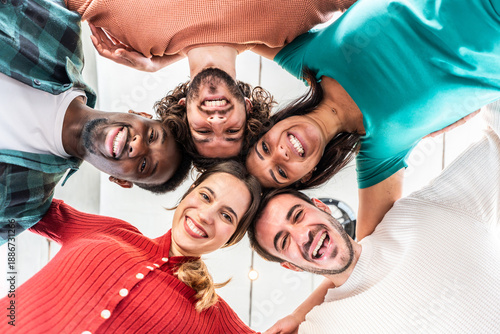 Εκτύπωση καμβά Portrait close up picture of happy faces young friends standing in circle and lo