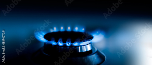 Brennende Gasflamme auf einem Kochfeld