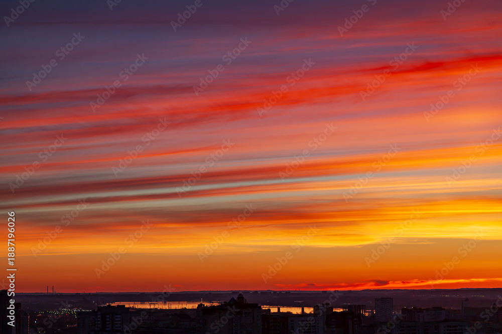 Obraz premium Sunset over the city