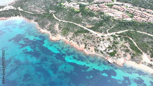 Wallpaper Mural survol de golfo Aranci près d'Olbia en Sardaigne	
 Torontodigital.ca