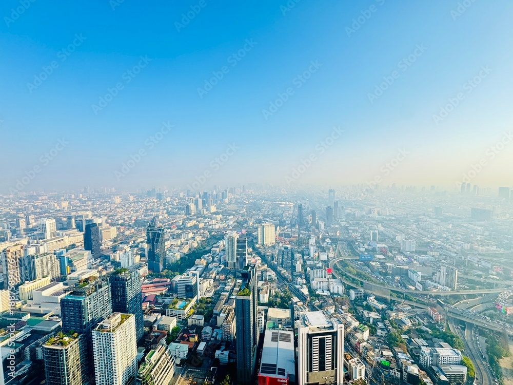 Obraz premium Bangkok กรุงเทพมหานคร อมรรัตนโกสินทร์ มหินทรายุธยา มหาดิลกภพ นพรัตนราชธานีบูรีรมย์ อุดมราชนิเวศน์มหาสถาน อมรพิมานอวตารสถิต สักกะทัตติยวิษณุกรรมประสิทธิ์