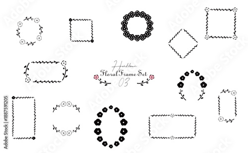 花のモノクロフレームセット　手描き線画の装飾枠