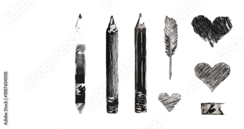 Set di disegni a mano libera in bianco e nero: matite, piume e cuori scarabocchiati su sfondo trasparente.