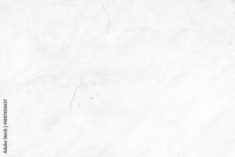Obraz premium Clean white plaster wall texture background with vertical crack and copy space