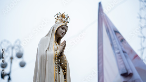 Tableau sur toile Photo of a statue of the Blessed Virgin Mary