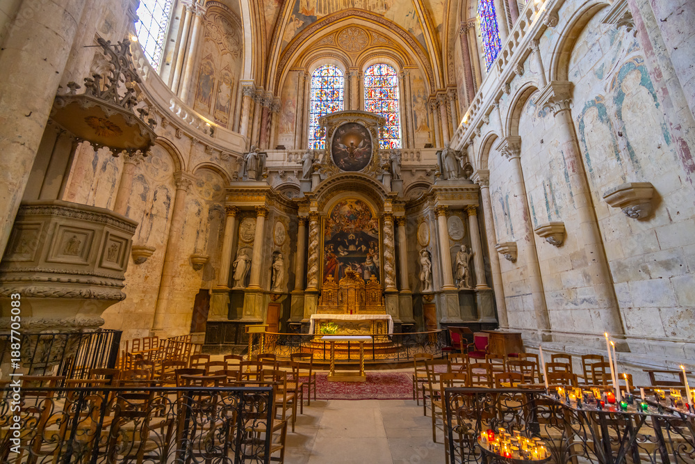 Fototapeta premium Notre Dame la Grande church interior Poitiers France