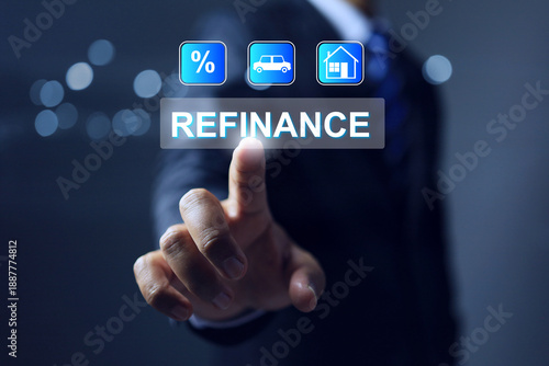 Fotografía refinance concept with a businessman pointing to an infographic, represents redu