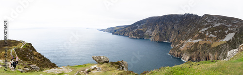 Fotografie Panoramic view of Slieve League cliffs along the Atlantic coast, Donegal, Irelan