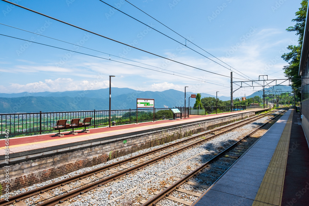 Obraz premium 姨捨駅 プラットホーム