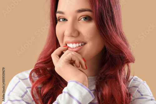 Young young woman with red ...