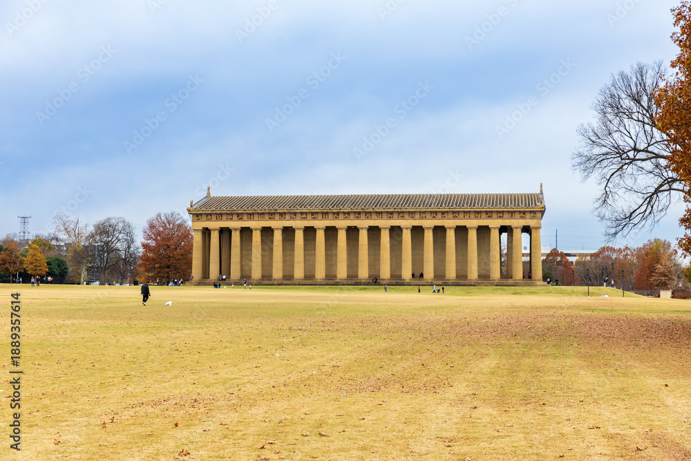 Naklejka premium The Parthenon replica is seen in Centennial Park in Nashville, Tennessee, United States.