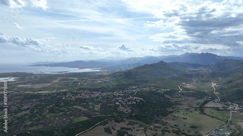 Wallpaper Mural survol de Porto Cervo en Sardaigne près d'Olbia Torontodigital.ca