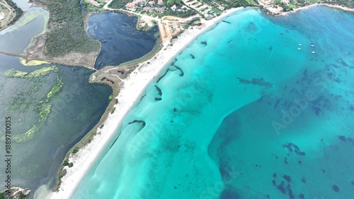 Wallpaper Mural survol de Porto Cervo en Sardaigne près d'Olbia Torontodigital.ca