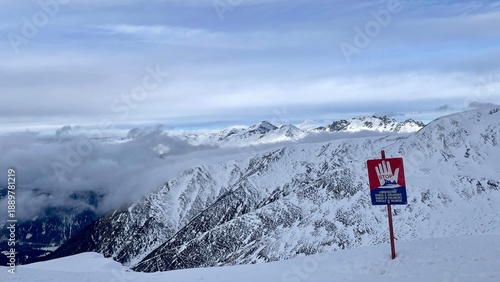 Schifahren Winter Österreich Tirol Seilbahn 2026