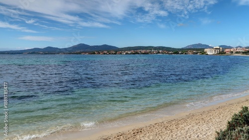 Wallpaper Mural survol de Porto Cervo en Sardaigne près d'Olbia Torontodigital.ca