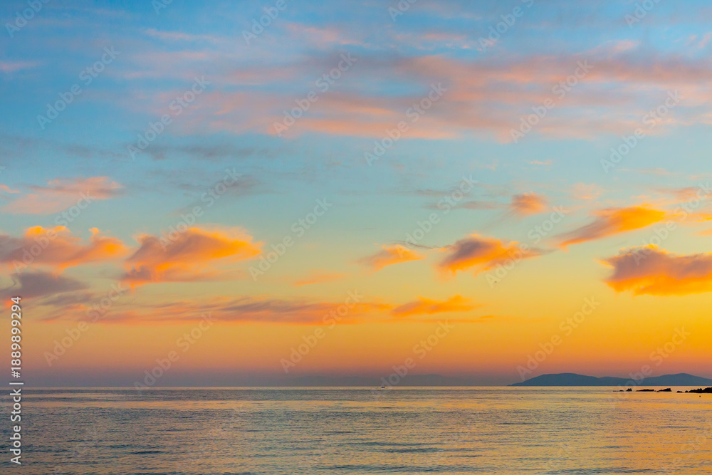 Fototapeta premium Sunset over sea