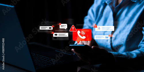 Foto The smartphone screen displays a warning about fraudulent calls, showing cyber threats from fraudulent callers and phishing threats