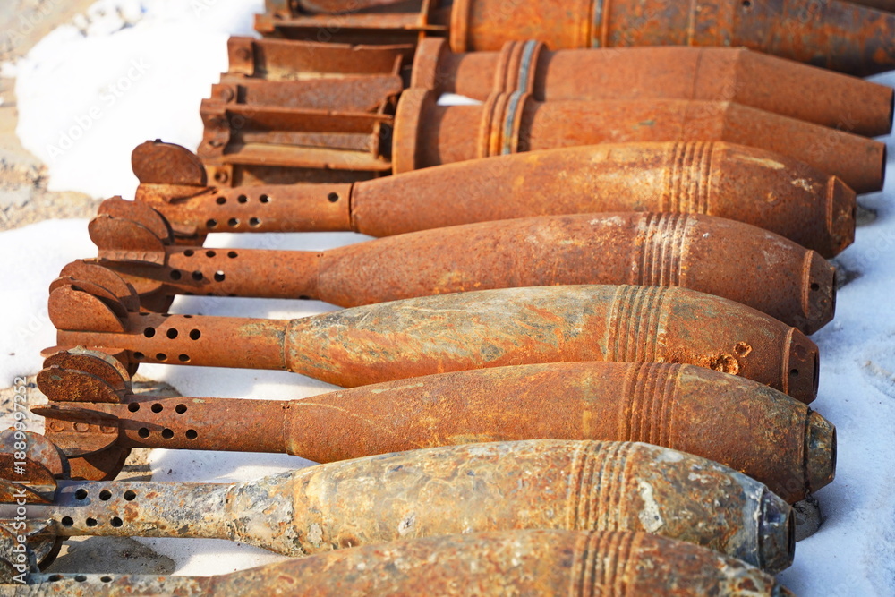 Obraz premium Old shells for training sappers in mine clearance skills.