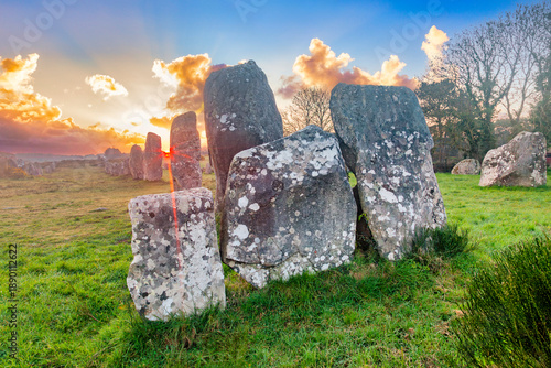 Foto Carnac Alignments, Brittany France, at sunrise