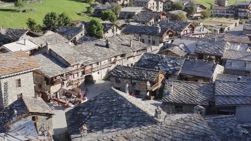 Drone Village de France en pierre montagne Bonneval sur Arc