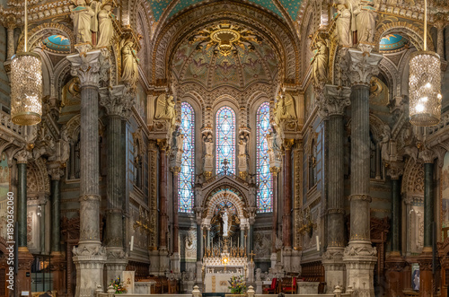 Foto Lyon, France - 10 23 2025: Basilica of Our Lady of Fourviere