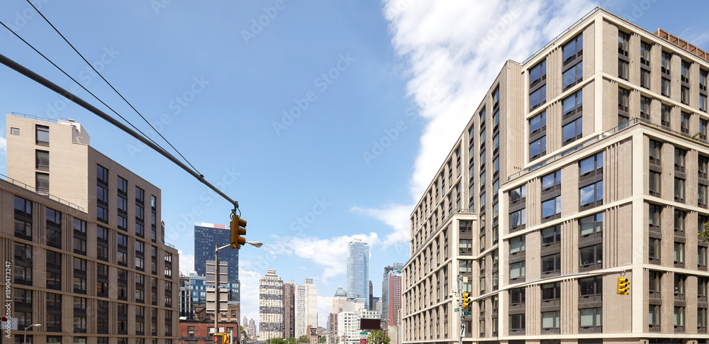 Fototapeta premium New York cityscape on a sunny day, USA.