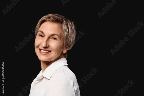 Blonde mature woman with sh...