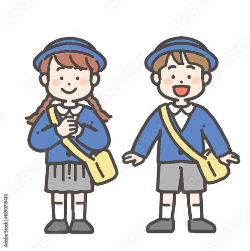 制服姿で笑顔の男の子と女の子の園児