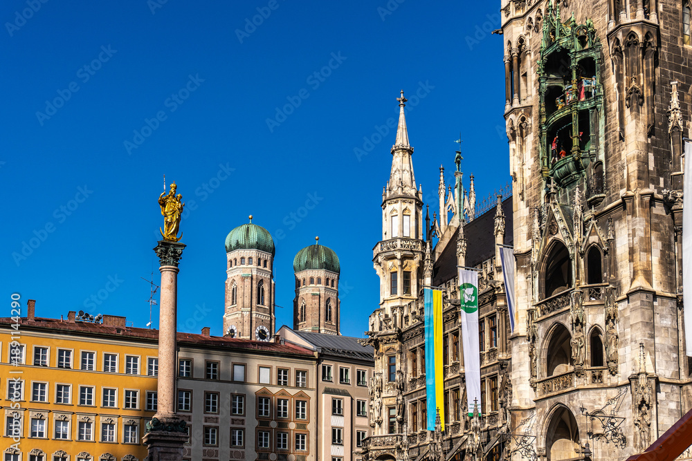 Fototapeta premium The New Town Hall at Marienplatz in Munich, Bavaria, Germany
