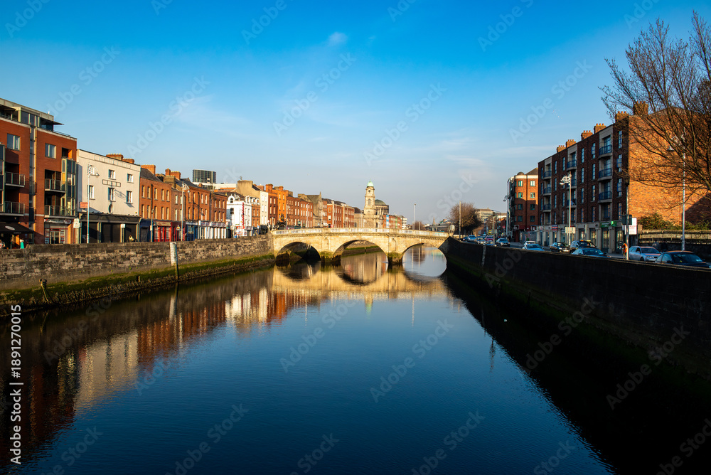 Obraz premium The Father Mathew bridge on the River Liffey at the city of Dublin in Ireland.