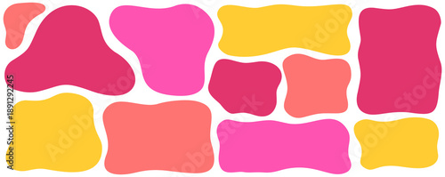 Abstract shape frame with organic rectangle lines, wavy doodle style and playful square details, hand drawn look with soft organic shape and wavy motion.