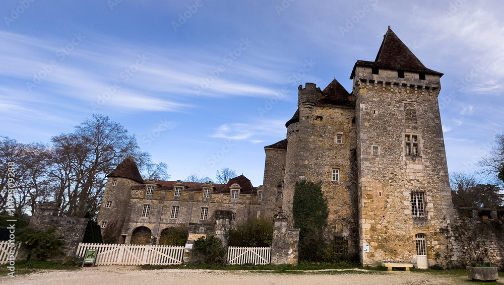 Naklejka premium chateau de la marthonie saint jean de cole