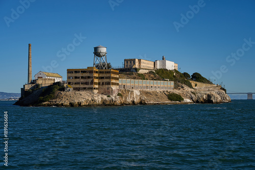 Bild auf Leinwand San Francisco, USA - October 27, 2025 - Alcatraz Island prison complex with wate