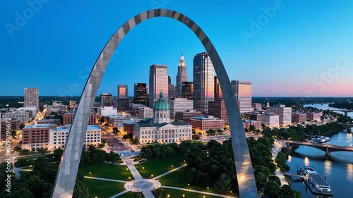 St Louis Gateway Arch cityscape at dusk