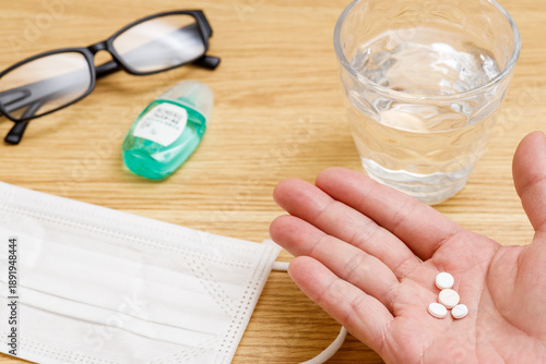 花粉症対策｜マスク、眼鏡、目薬、錠剤