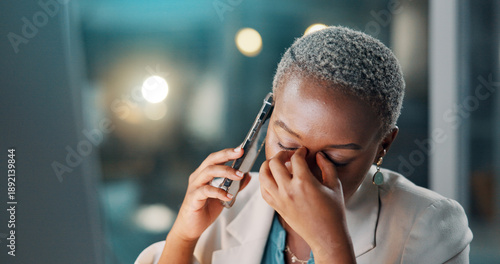 Quadro su tela Black woman, frustrated and night with phone call for bad news, headache or financial crisis