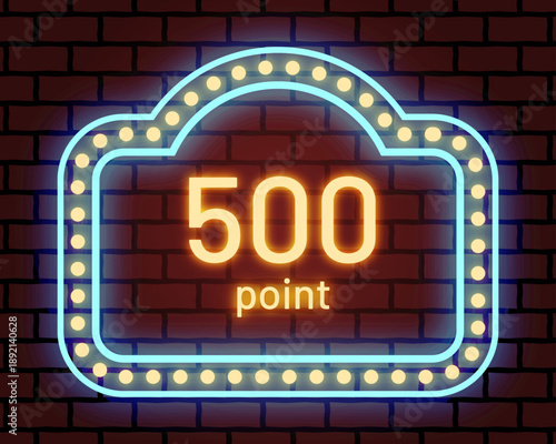 赤いレンガの壁に「500 point」の文字が光るネオンサインの背景素材。青と黄色の光るフレームとレトロな電球装飾。カジノ、ゲームの報酬、ポイント還元キャンペーン、ナイトクラブ風の販促バナーに最適なベクターイラスト。