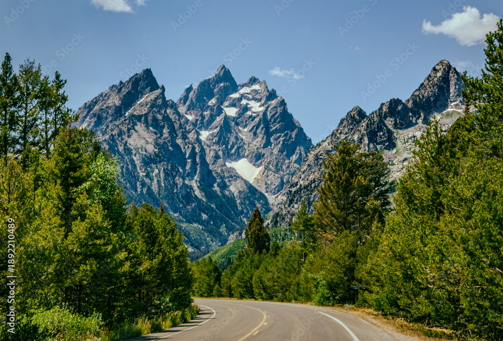 Fototapeta premium Highway to the Tetons