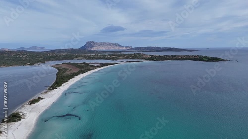 Wallpaper Mural plage de San-Teodoro en Sardaigne, Italie Torontodigital.ca