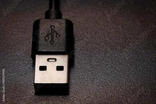 Fotografie black usb cable