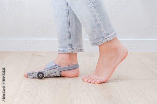 Medical orthopedic bandage to treat and prevent Hallux Valgus with adjustment on female foot