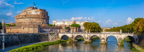 Obraz na plátně Scenic view of Castel Sant'Angelo and Ponte Sant'Angelo in Rome, Italy