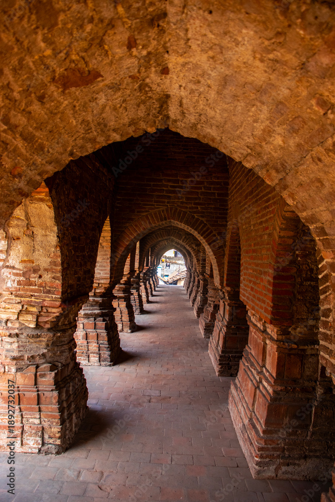 Obraz premium Rasmanch in Bishnupur, Bankura, West Bengal, India, stands as a unique terracotta monument celebrating Vaishnavite festivals, history, and architecture heritage. 