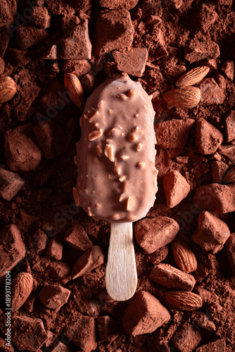 Sweet almond ice cream on c...