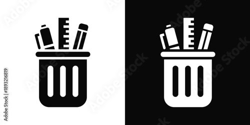 Expert Icon White And Black Background Style