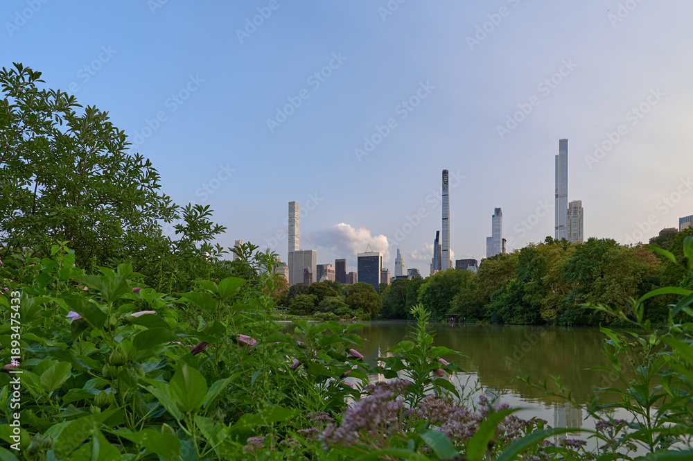 Obraz premium An industrial power station with smoke stacks towers over the city sky, releasing pollution from gas and fuel technology used in this massive energy plant refinery building