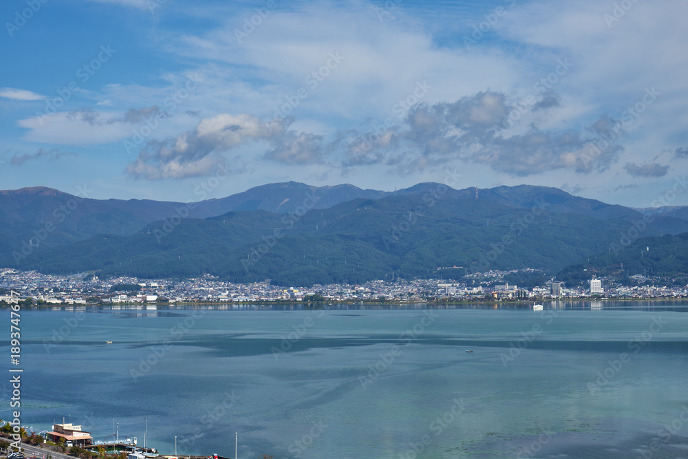 Fototapeta premium 長野県 諏訪湖SAからの諏訪湖の眺め