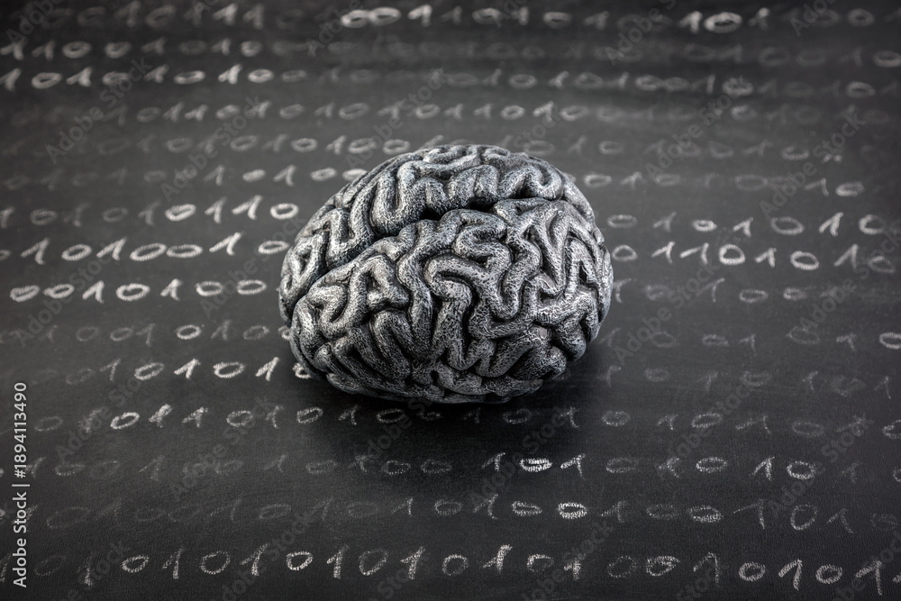 Obraz premium Human brain model and binary code drawn with chalk on worn scholl blackboard. Science, learning or data loss concept.